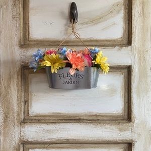 Flower decoration door style wreath.